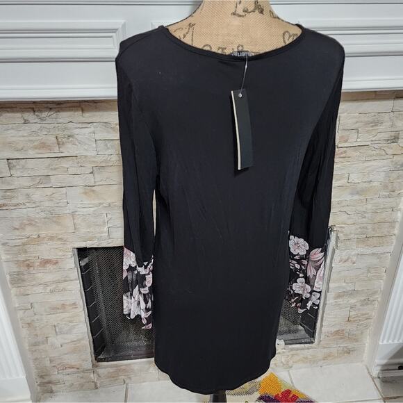 Elliott and Vine black and floral bell sleeve tunic size XL NEW!!!‎ - Picture 3 of 6